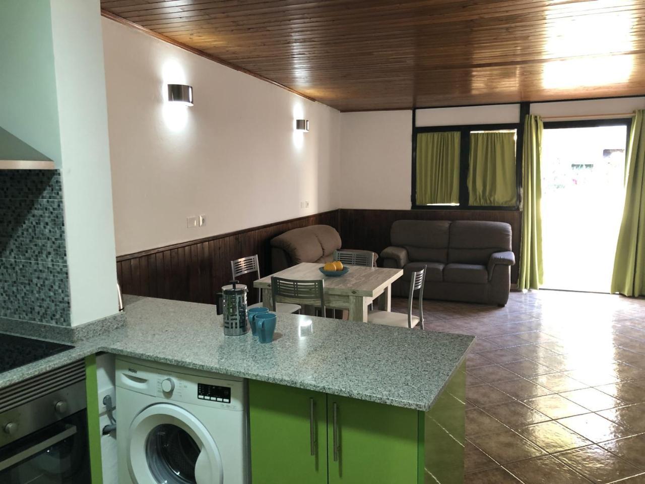 Apartamentos Acoran โมกัน ภายนอก รูปภาพ