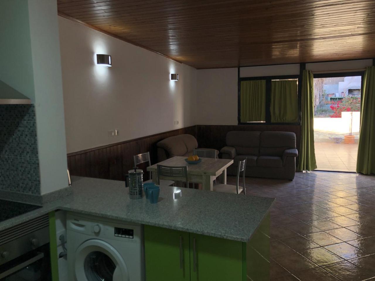 Apartamentos Acoran โมกัน ภายนอก รูปภาพ