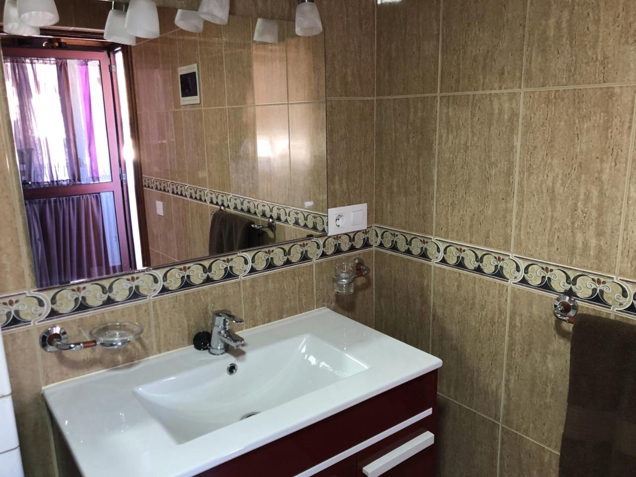 Apartamentos Acoran โมกัน ภายนอก รูปภาพ