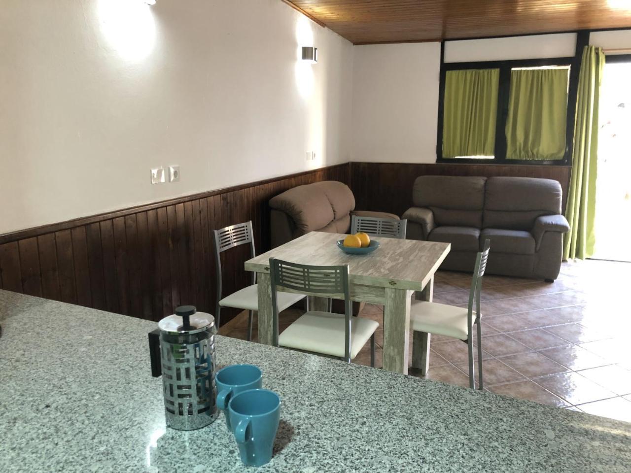 Apartamentos Acoran โมกัน ภายนอก รูปภาพ