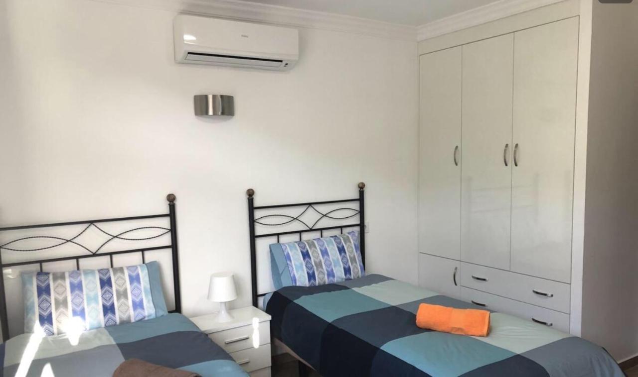 Apartamentos Acoran โมกัน ภายนอก รูปภาพ